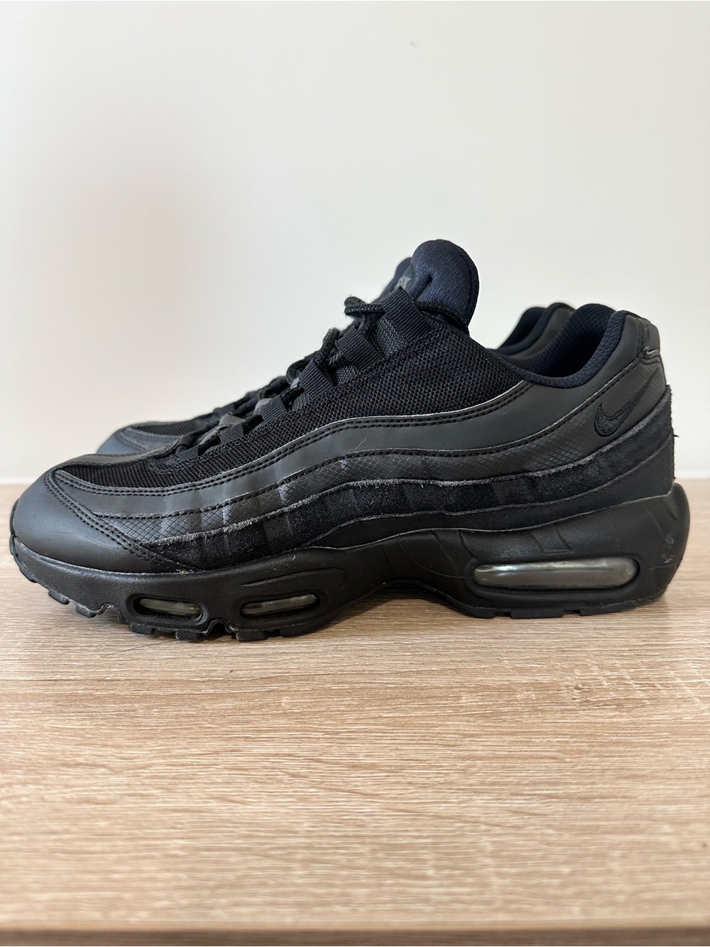 Nike Air Max 95 Essential Triple Black CI3705-001 Men's Size 10 - Picture 5 of 10